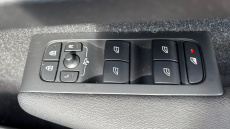 Volvo Xc40 2.0 T4 Momentum 5dr AWD Geartronic Petrol Estate